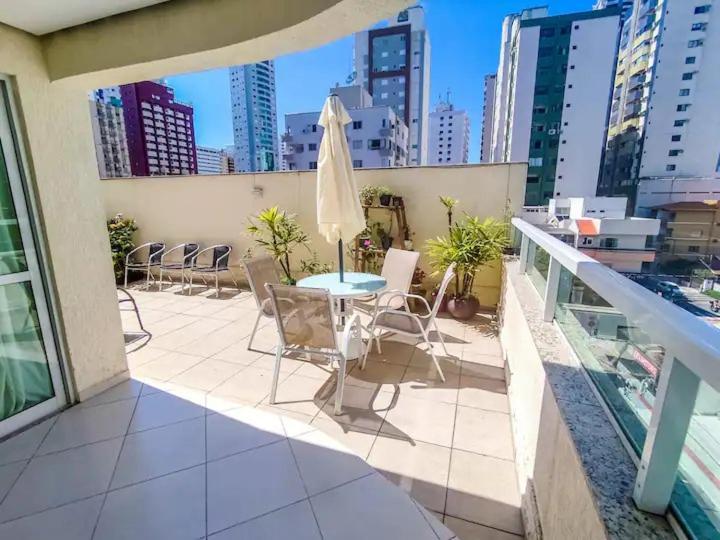 Apto Com Piscina Privativa No Centro Balneario Camboriu